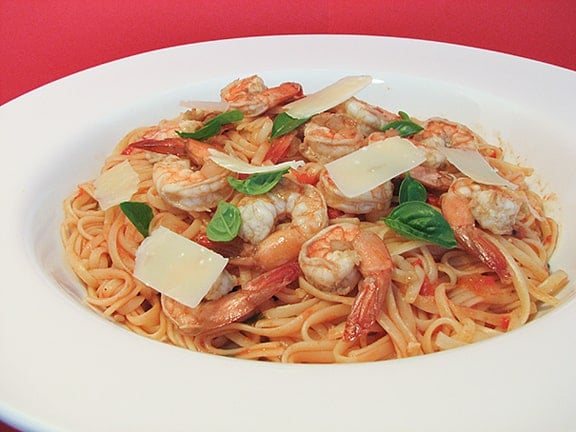 Linguine with Honeyed Tomato Sauce and Shrimp | www.tasteandtellblog.com