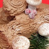 Yule Log Cake | www.tasteandtellblog.com