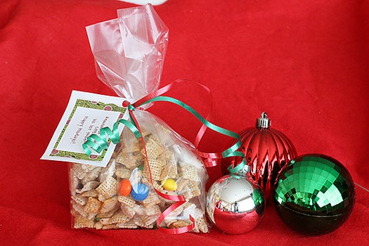 Neighbor Holiday Gifts | www.tasteandtellblog.com