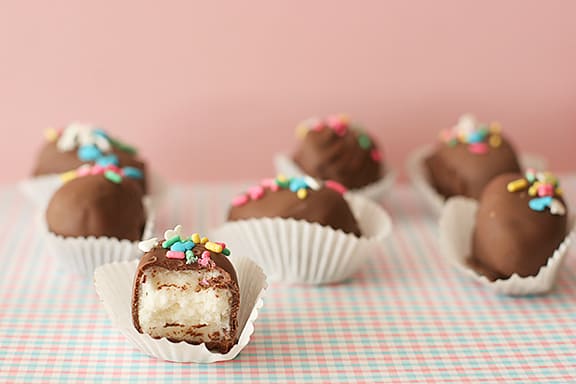 Easter Egg Marshmallow Truffles | www.tasteandtellblog.com Easter Egg Marshmallow Truffles | www.tasteandtellblog.com