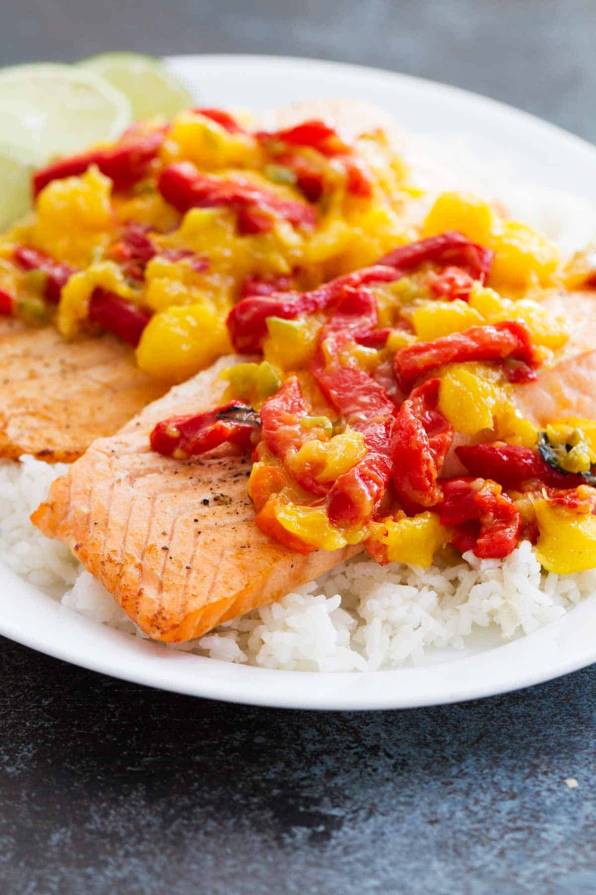 Salmon with Mango and Roasted Red Pepper