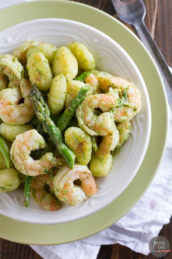 Recipe for Gnocchi with Pesto, Shrimp and Asparagus