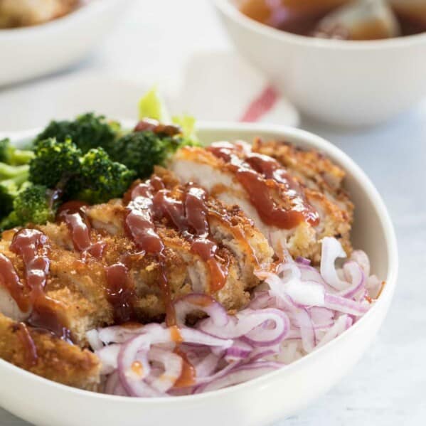 Rice bowls with sweet and sour pork