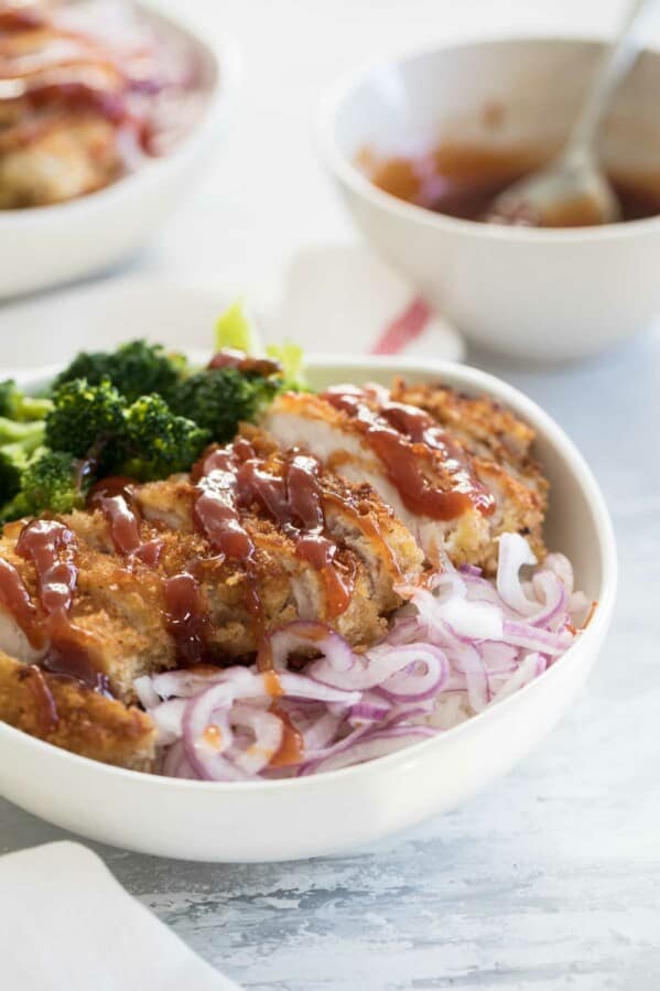 Rice bowls with sweet and sour pork