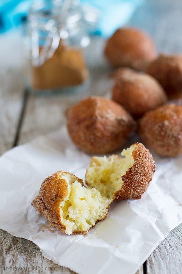 Texture of ricotta doughuts