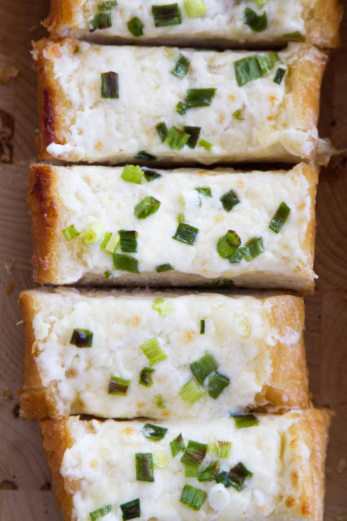 Creamy Garlic Bread with Cheese