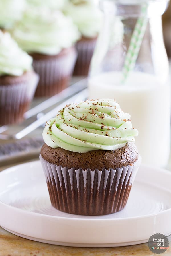 Mint lovers will go crazy for these Chocolate Mint Cupcakes that are topped with a smooth and creamy mint Swiss meringue buttercream frosting.