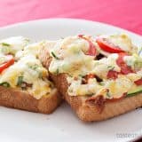 Bacon-Tomato Cheese Toasts on www.tasteandtellblog.com