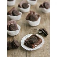 Easy Oreo Fudge | www.tasteandtellblog.com #recipe #chocolate #oreo #candy