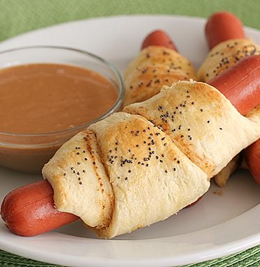 Cheesy Piggies in a Blanket with Come-Back Sauce | www.tasteandtellblog.com