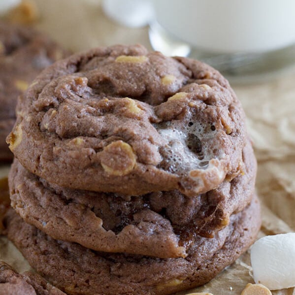 stack of chocolate pudding cookies