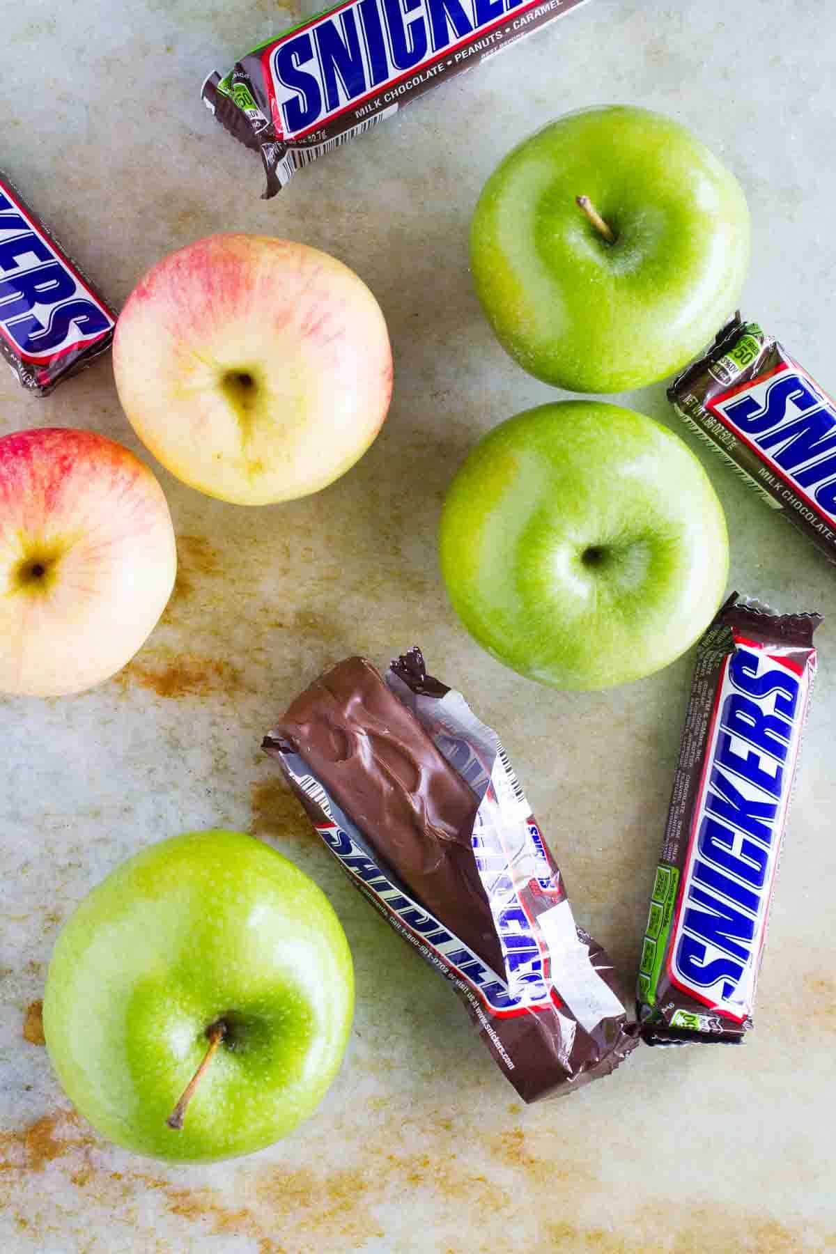 ingredients in Snickers Salad.