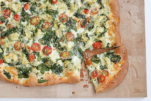 Artichoke_Tomato_and_Spinach_Pizza_recipe