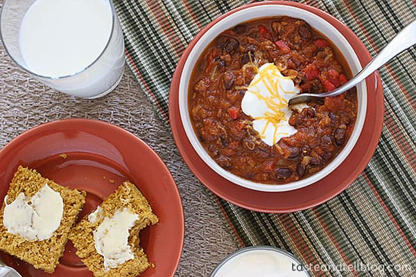 Slow Cooker Pumpkin Chili | Fall Recipes That Aren't Boring | Homemade Recipes