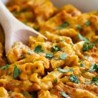 The ultimate comfort food, this Pumpkin Cheddar Mac and Cheese is the perfect way to add a pumpkin twist to this dinner that is perfect for cold, chilly nights.