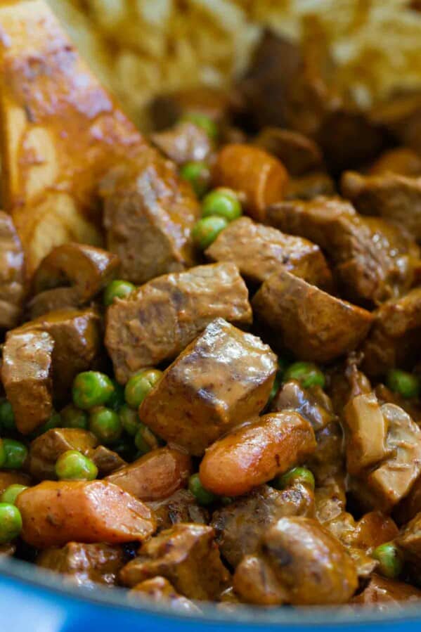 This Chili Beef and Vegetables is so comforting and hearty - chunks of beef are coated with chili powder, then combined with lots of veggies. Serve over noodles, or eat as is!