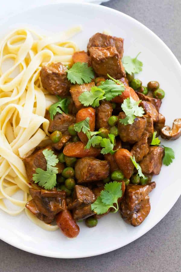 This Chili Beef and Vegetables is so comforting and hearty - chunks of beef are coated with chili powder, then combined with lots of veggies. Serve over noodles, or eat as is!