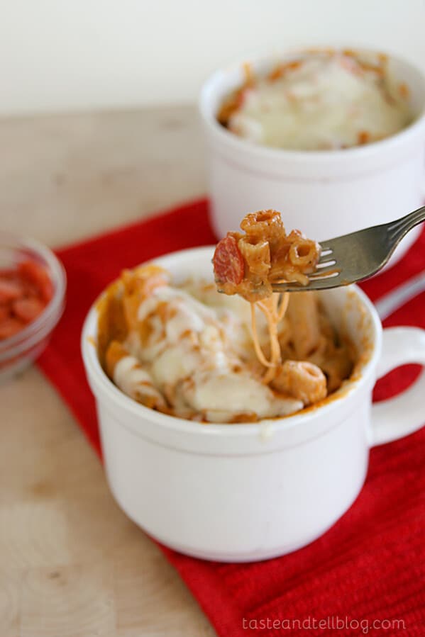 Pepperoni Pizza Mac and Cheese Taste and Tell