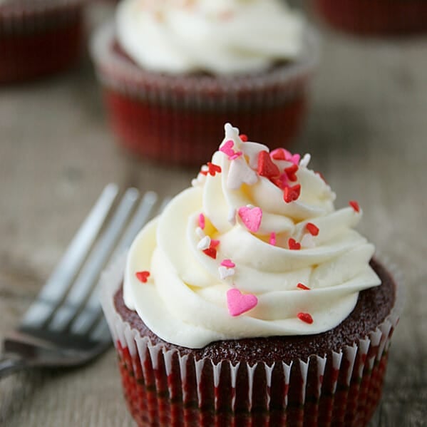 Natural Red Velvet Cupcakes with White Chocolate Frosting on Taste and Tell