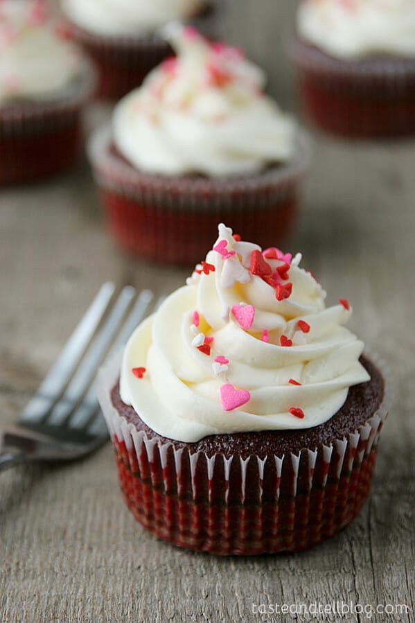 Natural Red Velvet Cupcakes with White Chocolate Frosting on Taste and Tell