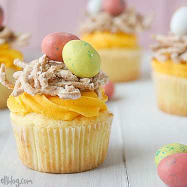 Bird's Nest Cupcakes | www.tasteandtellblog.com