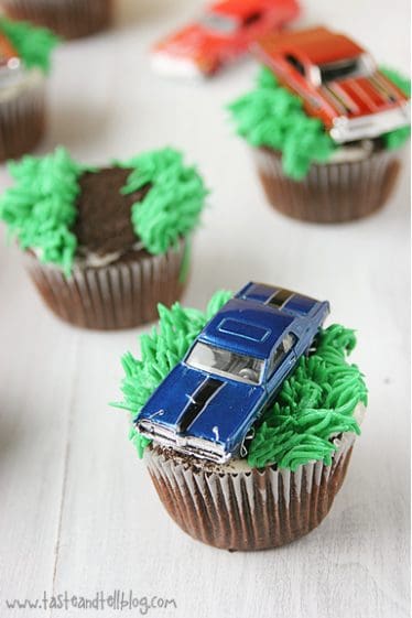 Racecar Cupcakes | www.tasteandtellblog.com