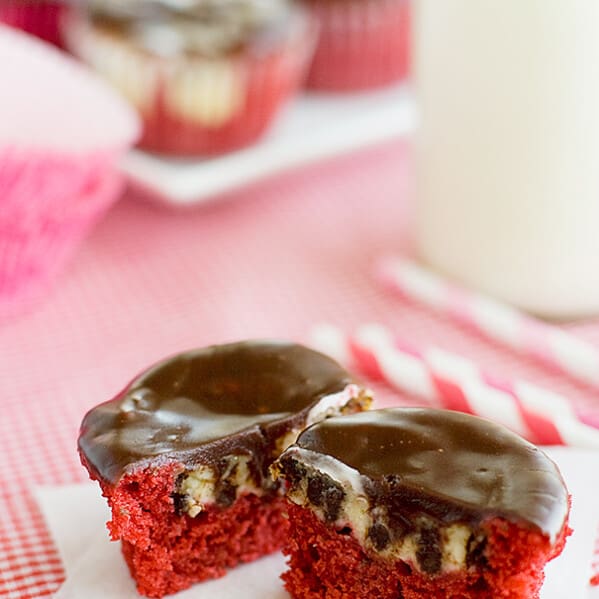 Red Velvet Cheesecake Cupcakes from www.tasteandtellblog.com