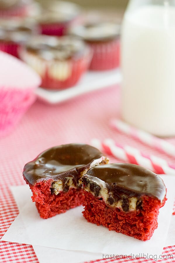 Red Velvet Cheesecake Cupcakes from www.tasteandtellblog.com