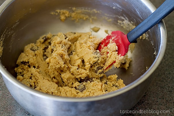 Caramel Cookie Cheesecake Bars | www.tasteandtellblog.com