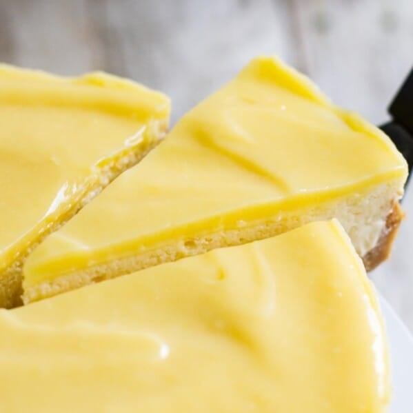 Lemon Cheesecake with Cookie Crust