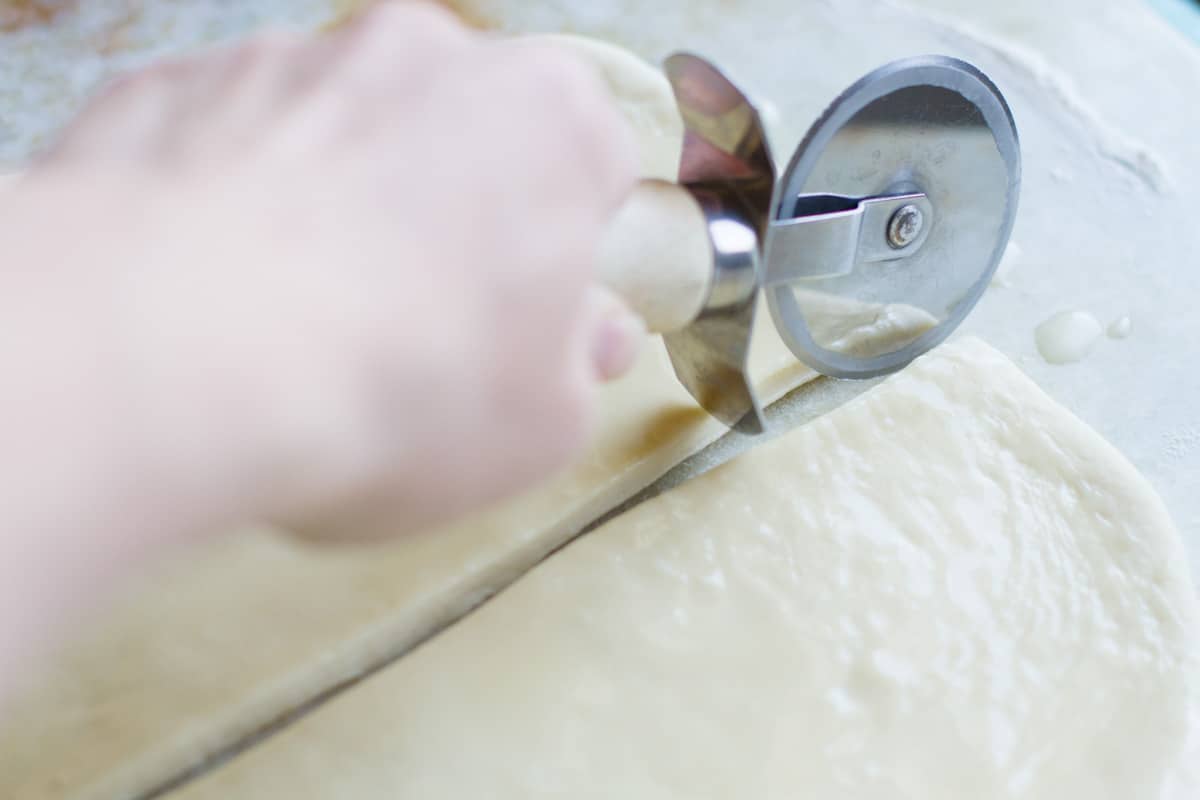 Shaping dinner rolls