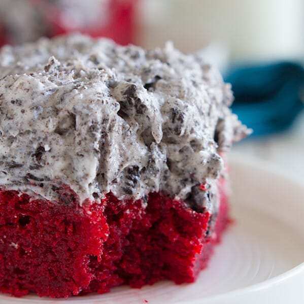 The perfect red velvet cake - Red Velvet Sheet Cake Recipe with Cookies and Cream Frosting