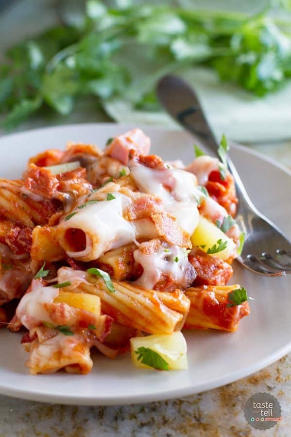 You only need one pan to make this Hawaiian pizza inspired Hawaiian One Pan Pasta.