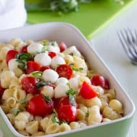 Recipe for Easy Caprese Mac and Cheese on www.tasteandtellblog.com