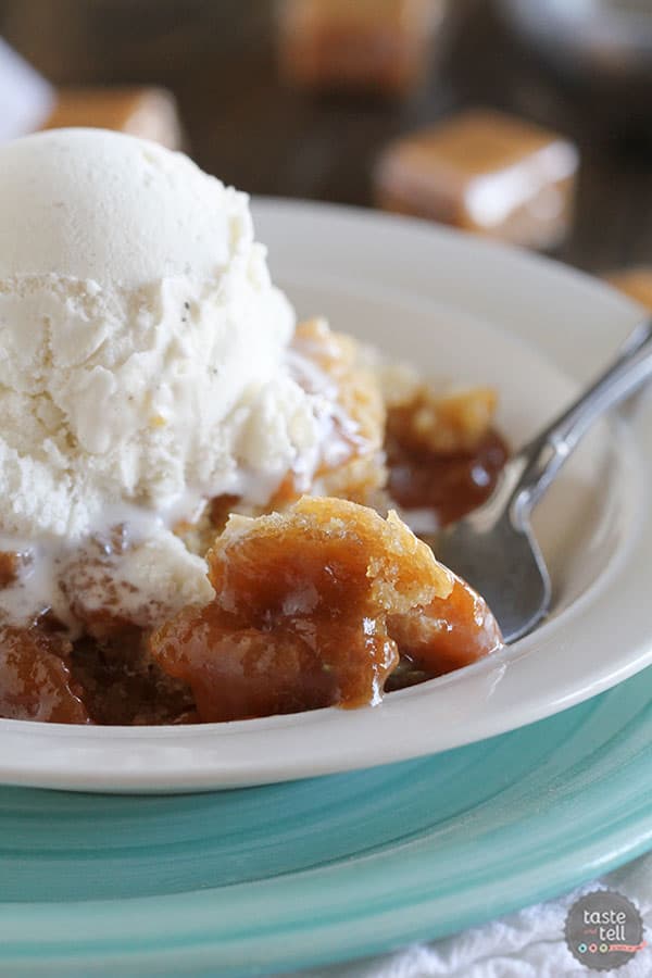 Gooey Slow Cooker Caramel Blondies - an easy drool-worthy slow cooker dessert.