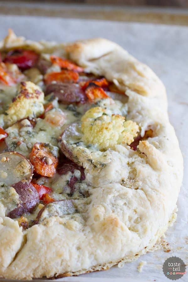 A great way to clear out the vegetable bin in your refrigerator, this Crostata with Oven Roasted Vegetables is a filling vegetarian recipe that is packed with flavor.