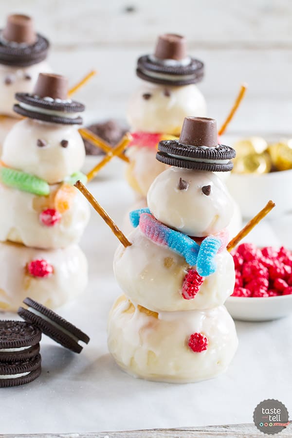 It doesn’t get more fun than these cute snowmen that are a great way to celebrate winter! Rolls are lightly flavored with orange, then stacked into snowmen that get a creamy, orange glaze. A few decorations make these Orange Snowman Rolls a fun, and delicious, activity the whole family will love.