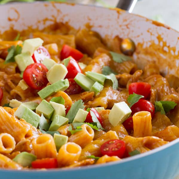 Great flavors come together in one pan in this One Pan Enchilada Pasta. It’s got the Tex-Mex flavors that mom and dad love, while being mild enough for the kids. And there’s only one pan to clean when it’s done!