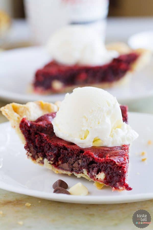 Can’t decide between a pie or a cookie? Get the best of both worlds with this Red Velvet Cookie Pie. This is the perfect holiday pie!