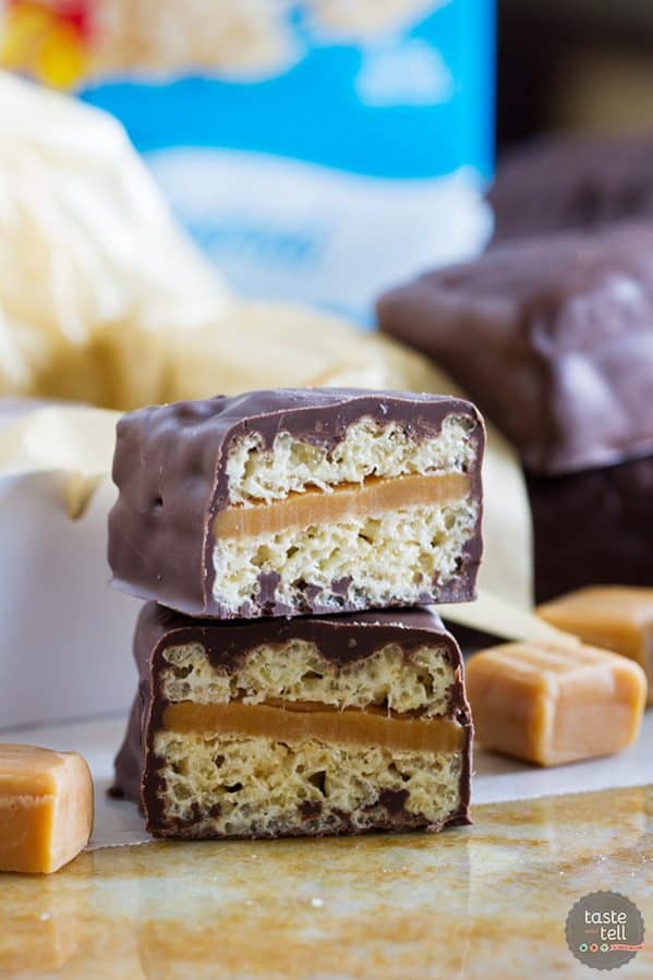 Looking for a treat easy enough for the kids to help make? These Caramel Filled Rice Krispies Treats only have 3 ingredients and are easy enough to get the whole family involved! They also make a great gift for dad for Father’s Day!
