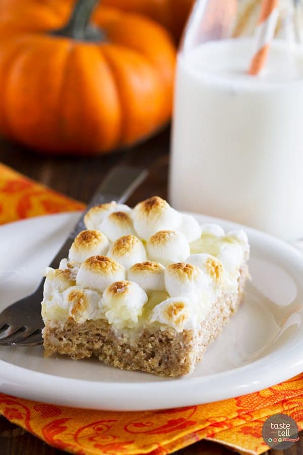 A twist on a summer staple - these Pumpkin Spice S’mores Treats are filled with warm autumn spices and lots of sweet deliciousness.