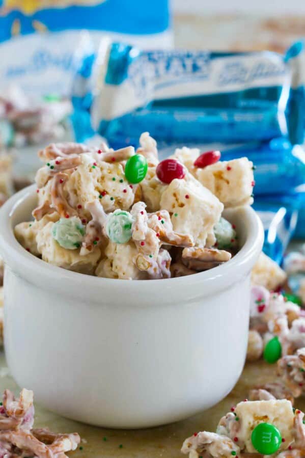 This Sweet and Salty Christmas Mix is the perfect snack to have around during the holiday season! With Rice Krispies treats, chocolate candies, pretzels, peanuts and white chocolate, it’s perfect for parties, watching holiday movies, or for snacking on while searching for the best holiday light displays.