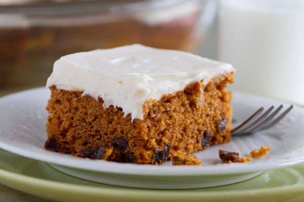 You would never guess that a can of tomato soup is the secret ingredient in this retro cake! A recipe that has been around for decades, this Tomato Soup Spice Cake Recipe with Cream Cheese Frosting is so simple yet a total crowd favorite.