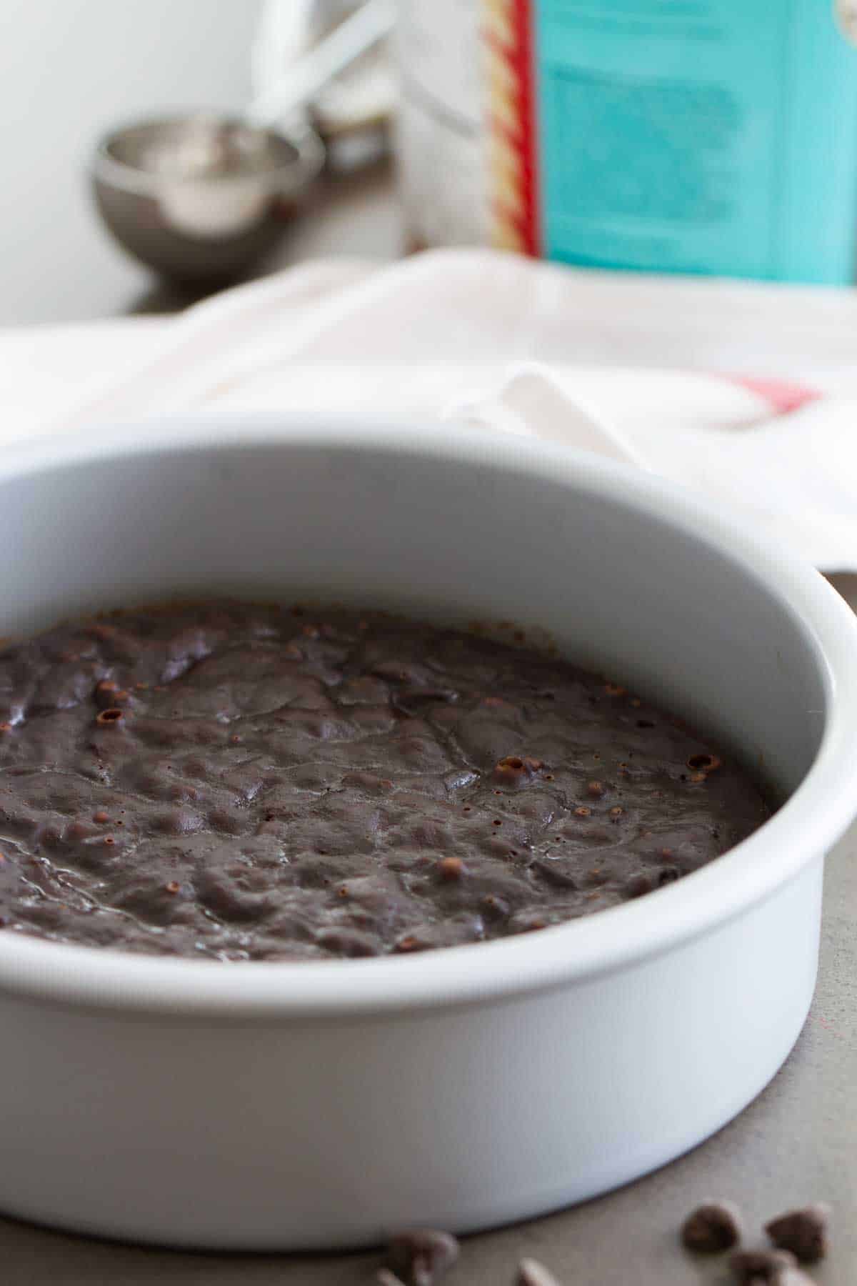 Round pan with pressure cooker fudgy brownies.
