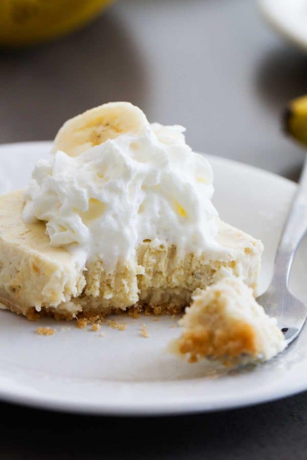 Those leftover bananas are begging to be turned into these Banana Cheesecake Cookie Bars! Super easy and super delicious, these bars will curb that cheesecake craving.