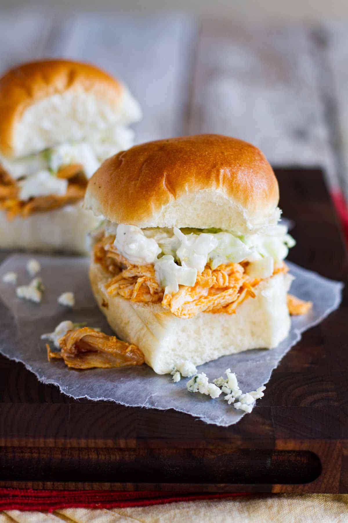 Teknologi Magnetisk hellige Easy Buffalo Chicken Sandwiches - Taste and Tell