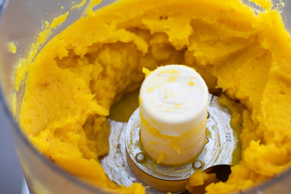 Easy Pumpkin Puree from Scratch