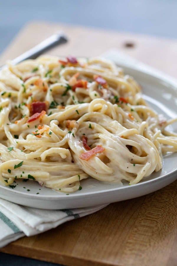 Simple Alfredo Pasta with Bacon - Taste and Tell