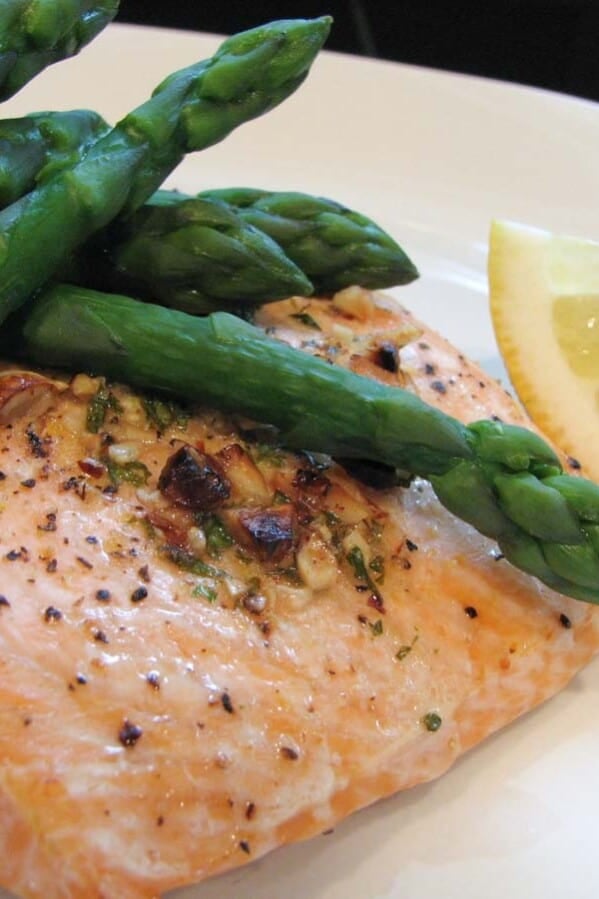 Grilled Salmon served with asparagus