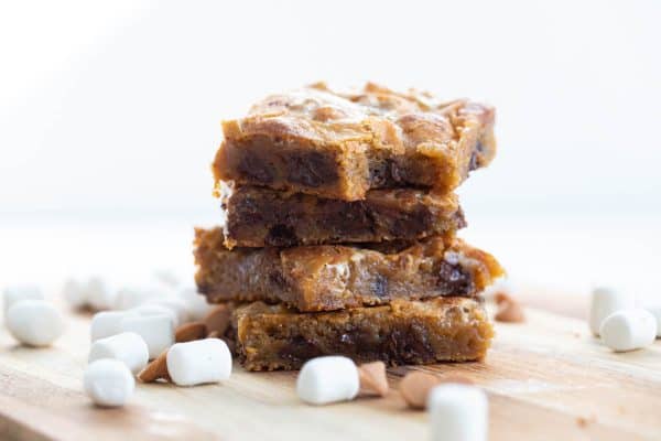 butterscotch blondies with marshmallows and chocolate chips